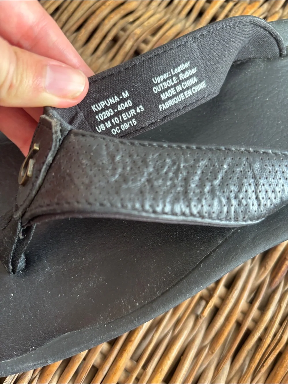 OluKai Men's Black Leather Thong Sandals